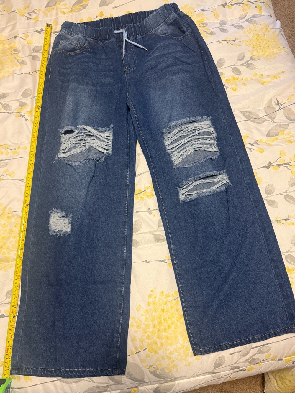 (NWOT) Women's Size XL Dark Blue Distressed Wide-Leg Jeans